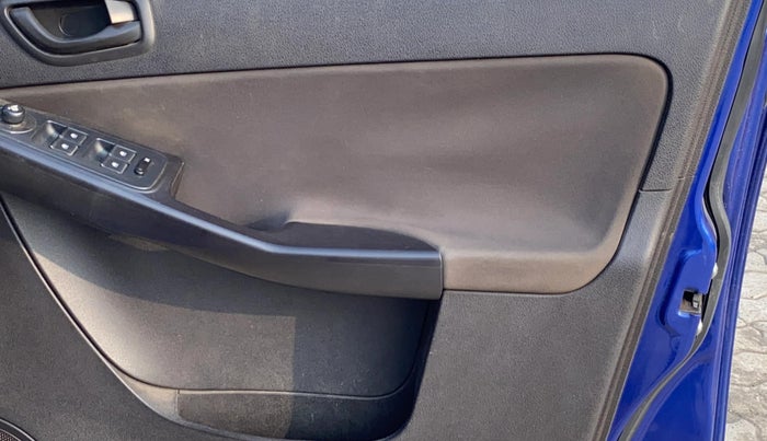 2016 Tata Zest XMS PETROL, Petrol, Manual, 53,231 km, Driver Side Door Panels Control