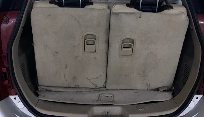 2017 Mahindra XUV500 W6, Diesel, Manual, 94,851 km, Boot Inside