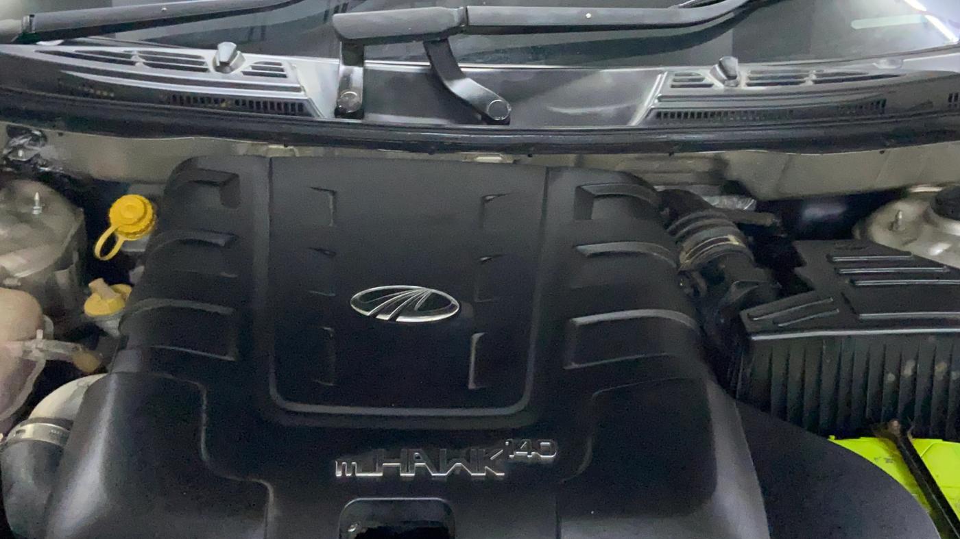 2017 Mahindra XUV500 W6, Diesel, Manual, 94,939 km, Engine View