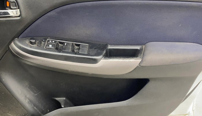 2019 Maruti Baleno DELTA PETROL 1.2, Petrol, Manual, 63,919 km, Driver Side Door Panels Control