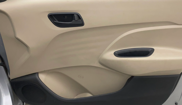 2021 Hyundai NEW SANTRO SPORTZ EXECUTIVE MT CNG, CNG, Manual, 31,303 km, Driver Side Door Panels Control