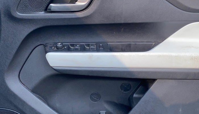 2021 Tata PUNCH CREATIVE  MT, Petrol, Manual, 19,731 km, Driver Side Door Panels Control