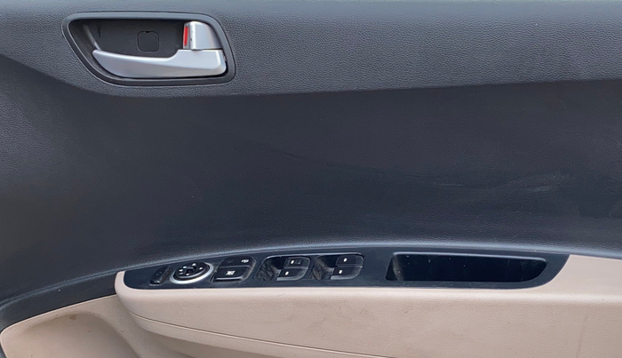 2016 Hyundai Grand i10 SPORTZ 1.2 KAPPA VTVT, Petrol, Manual, 57,278 km, Driver Side Door Panels Control