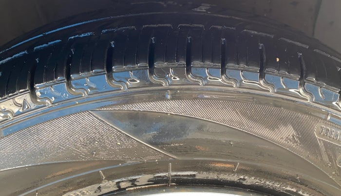 2016 Hyundai Grand i10 SPORTZ 1.2 KAPPA VTVT, Petrol, Manual, 57,278 km, Left Front Tyre Tread