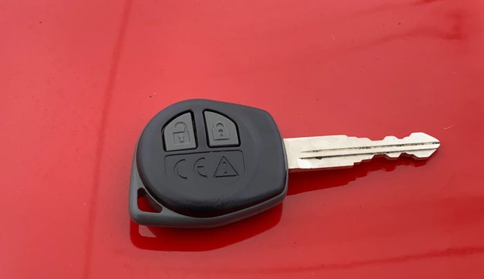 2023 Maruti Swift VXI, Petrol, Manual, 24,919 km, Key Close Up