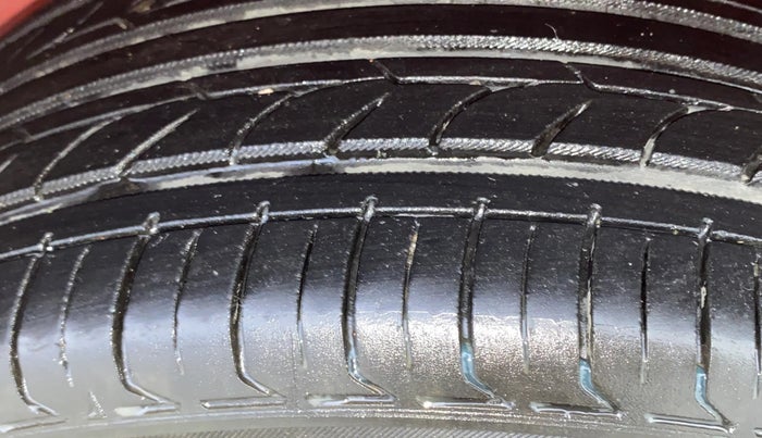 2023 Maruti Swift VXI, Petrol, Manual, 24,919 km, Left Rear Tyre Tread