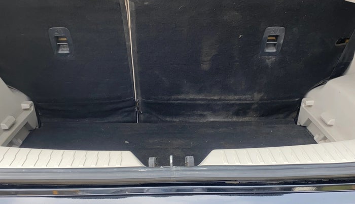 2021 Mahindra XUV300 W8 (O) 1.2 PETROL, Petrol, Manual, 82,584 km, Boot Inside