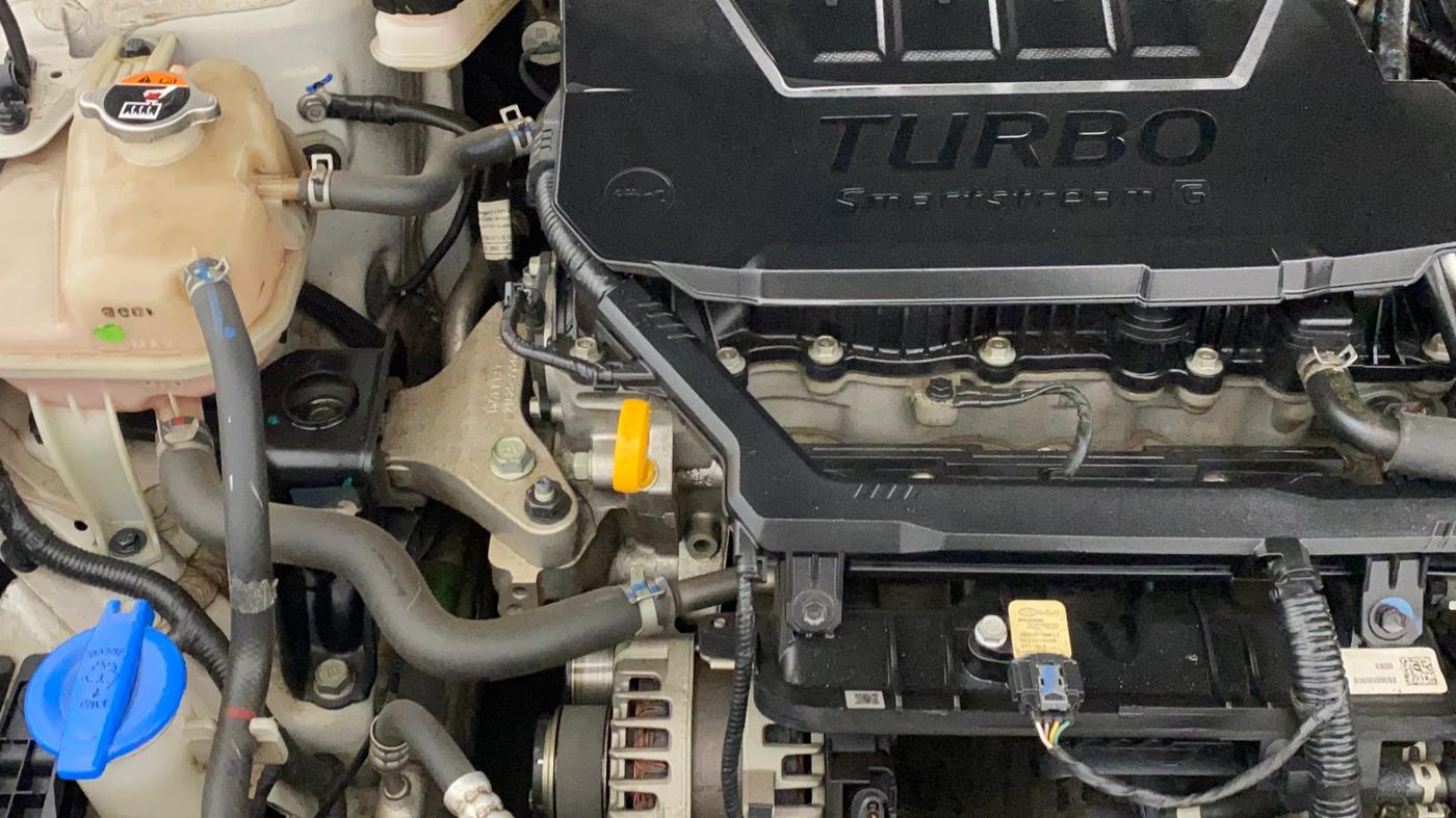 2023 Hyundai Verna SX (O) 1.5 TURBO PETROL MT, Petrol, Manual, 13,596 km, Engine View - Right