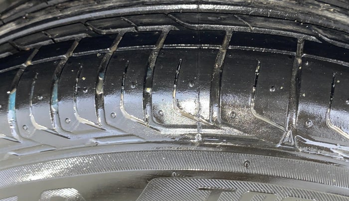 2017 Tata NEXON XZ PLUS DIESEL, Diesel, Manual, 75,307 km, Right Front Tyre Tread