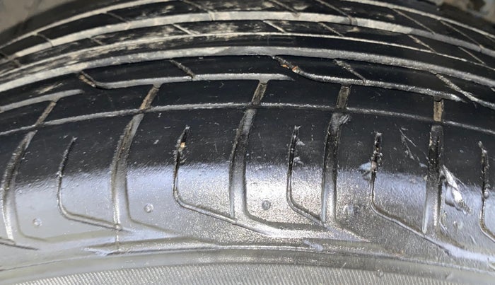 2017 Tata NEXON XZ PLUS DIESEL, Diesel, Manual, 75,307 km, Left Front Tyre Tread