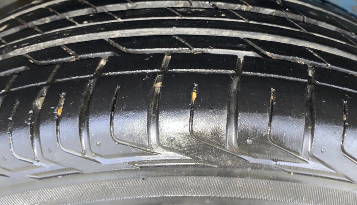 2017 Tata NEXON XZ PLUS DIESEL, Diesel, Manual, 75,307 km, Right Rear Tyre Tread