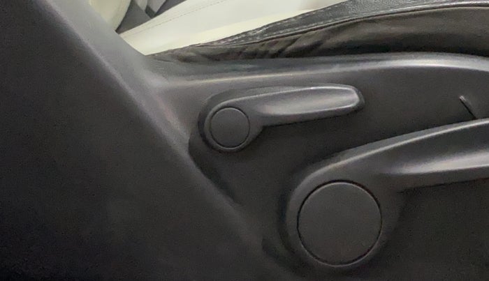 2020 Jeep Compass LONGITUDE PLUS 2.0 DIESEL, Diesel, Manual, 78,109 km, Driver Side Adjustment Panel