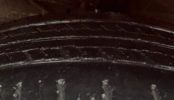 2015 Maruti Baleno SIGMA PETROL 1.2, Petrol, Manual, 52,902 km, Left Front Tyre Tread