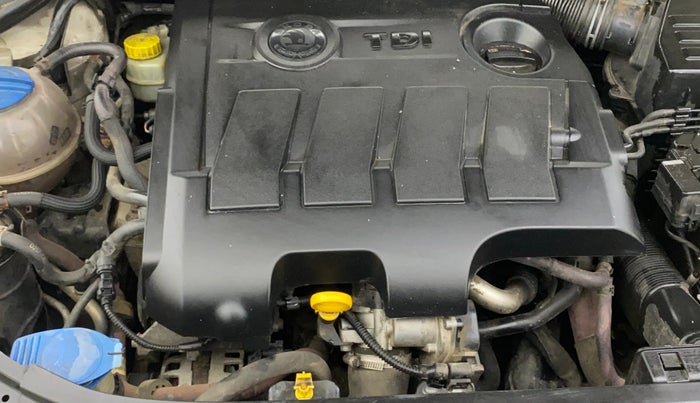 2013 Skoda Rapid AMBITION 1.6 TDI CR MT PLUS ALLOY, Diesel, Manual, 1,19,608 km, Engine View - Right