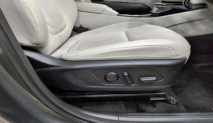 2023 Hyundai Tucson SIGNATURE 2.0 AT DIESEL, Diesel, Automatic, 17,001 km, Driver Side Adjustment Panel