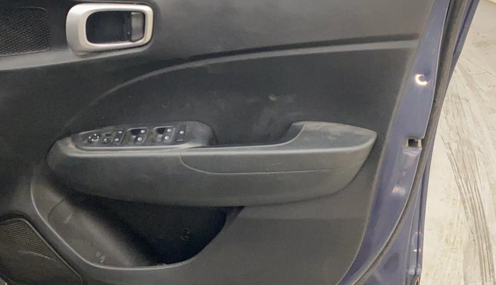 2021 Hyundai VENUE SX 1.0 TURBO, Petrol, Manual, 44,059 km, Driver Side Door Panels Control