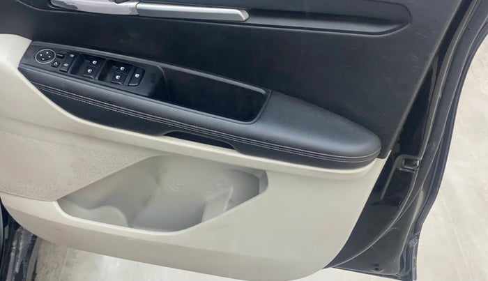 2020 KIA SONET HTX 1.0 IMT, Petrol, Manual, 71,160 km, Driver Side Door Panels Control