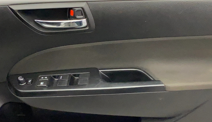 2017 Maruti Swift VXI O, Petrol, Manual, 37,485 km, Driver Side Door Panels Control