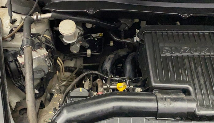 2017 Maruti Swift VXI O, Petrol, Manual, 37,485 km, Engine View - Right