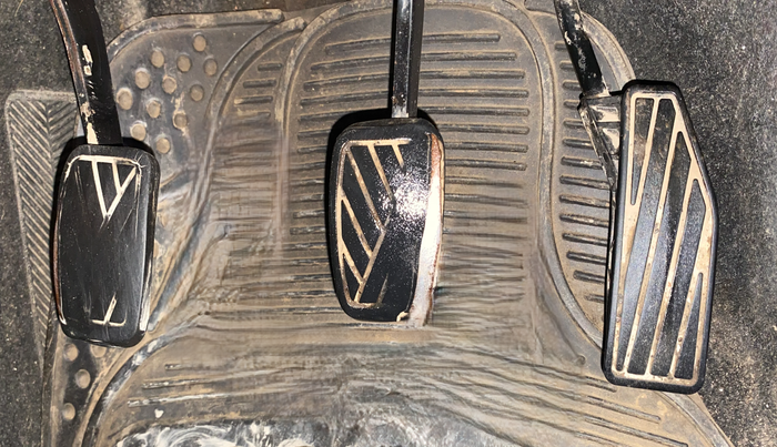 2016 Maruti Baleno ZETA DIESEL 1.3, Diesel, Manual, 1,31,154 km, Pedals