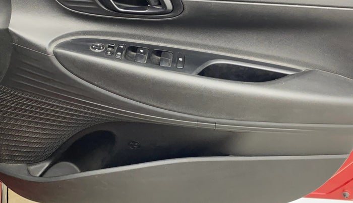 2022 Hyundai NEW I20 SPORTZ 1.2 MT, Petrol, Manual, 42,074 km, Driver Side Door Panels Control