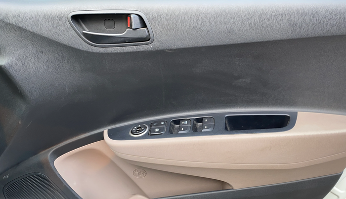 2018 Hyundai Grand i10 MAGNA 1.2 KAPPA VTVT, Petrol, Manual, 67,189 km, Driver Side Door Panels Control