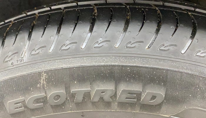 2018 Tata NEXON XZ PLUS DIESEL DUAL TONE, Diesel, Manual, 78,101 km, Left Front Tyre Tread