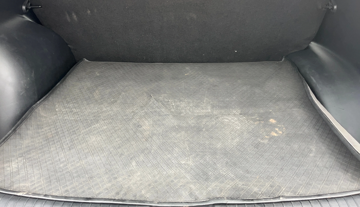 2018 Hyundai Creta E PLUS 1.6 PETROL, Petrol, Manual, 1,43,132 km, Boot Inside