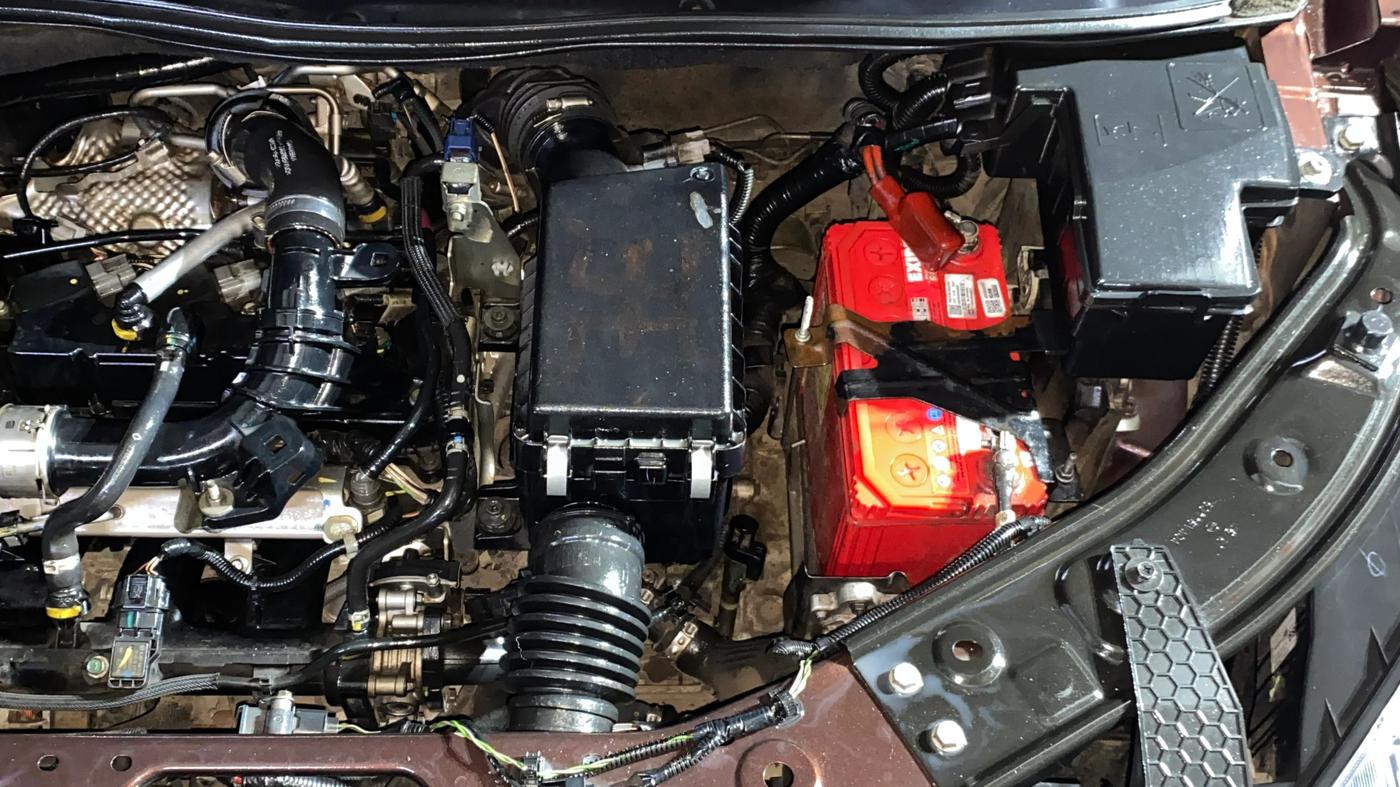 2021 Nissan MAGNITE XV TURBO CVT DUAL TONE, Petrol, Automatic, 1,03,033 km, Engine View - Left