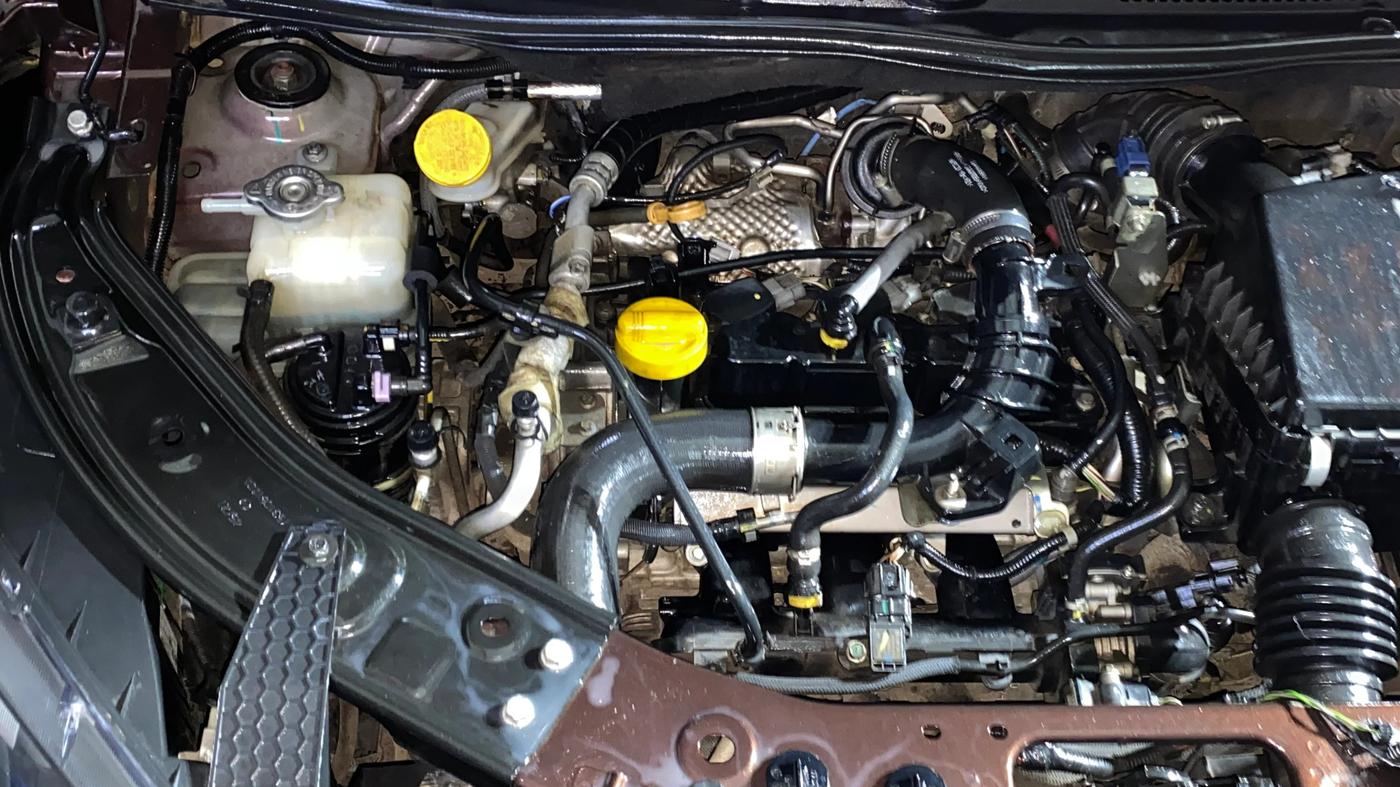2021 Nissan MAGNITE XV TURBO CVT DUAL TONE, Petrol, Automatic, 1,03,033 km, Engine View - Right