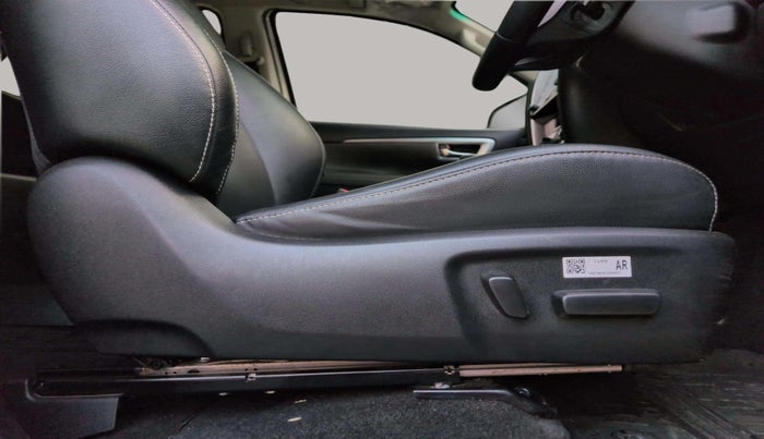 2023 Toyota Fortuner 4X4 AT 2.8 DIESEL, Diesel, Automatic, 39,212 km, Driver Side Adjustment Panel