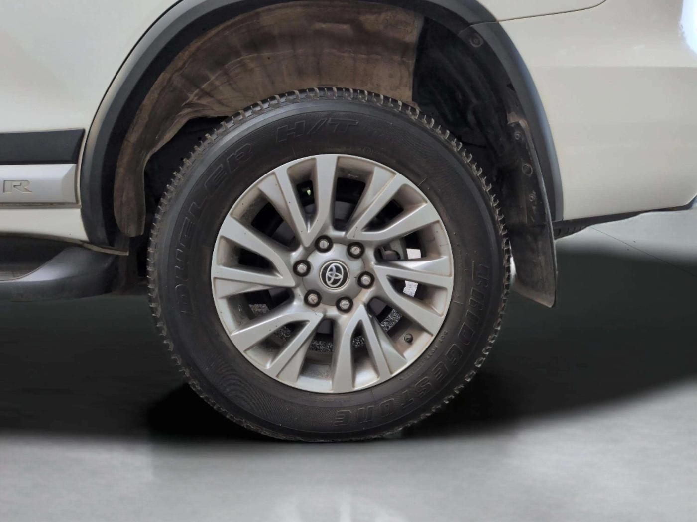 2023 Toyota Fortuner 4X4 AT 2.8 DIESEL, Diesel, Automatic, 39,212 km, Left Rear Wheel