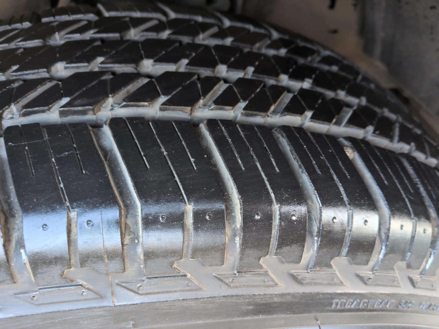 2023 Toyota Fortuner 4X4 AT 2.8 DIESEL, Diesel, Automatic, 39,212 km, Right Front Tyre Tread