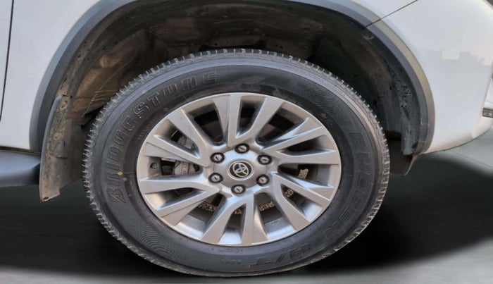 2023 Toyota Fortuner 4X4 AT 2.8 DIESEL, Diesel, Automatic, 39,212 km, Right Front Wheel