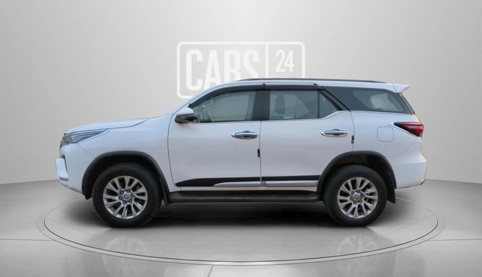 2023 Toyota Fortuner 4X4 AT 2.8 DIESEL, Diesel, Automatic, 39,212 km, Left Side