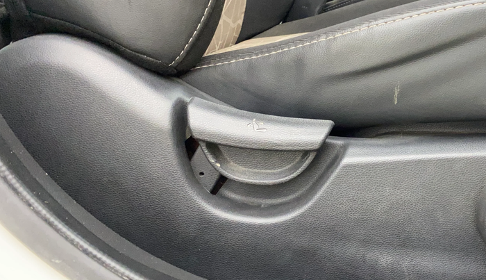 2014 Hyundai Grand i10 ASTA 1.2 KAPPA VTVT, Petrol, Manual, 61,634 km, Driver Side Adjustment Panel