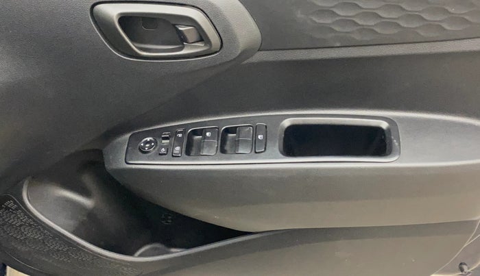 2022 Hyundai GRAND I10 NIOS MAGNA CORPORATE EDITION 1.2 KAPPA VTVT, Petrol, Manual, 23,054 km, Driver Side Door Panels Control