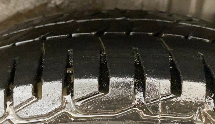 2017 Maruti Wagon R 1.0 VXI+, CNG, Manual, 39,435 km, Left Rear Tyre Tread