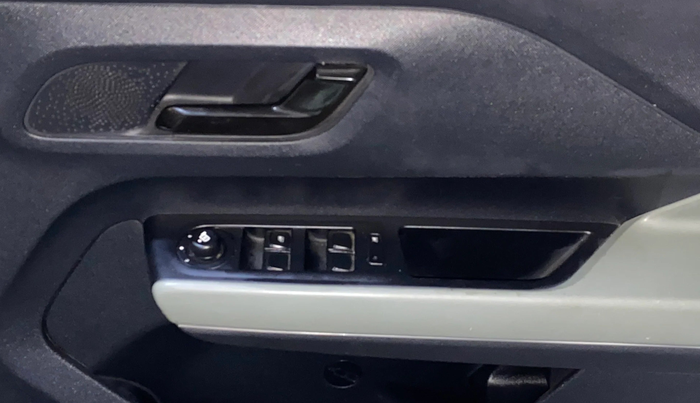 2022 Tata PUNCH ADVENTURE MT, Petrol, Manual, 12,008 km, Driver Side Door Panels Control