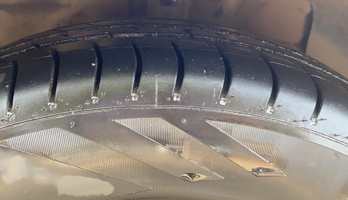 2021 Hyundai GRAND I10 NIOS SPORTZ AMT 1.2 KAPPA VTVT, Petrol, Automatic, 54,595 km, Right Front Tyre Tread