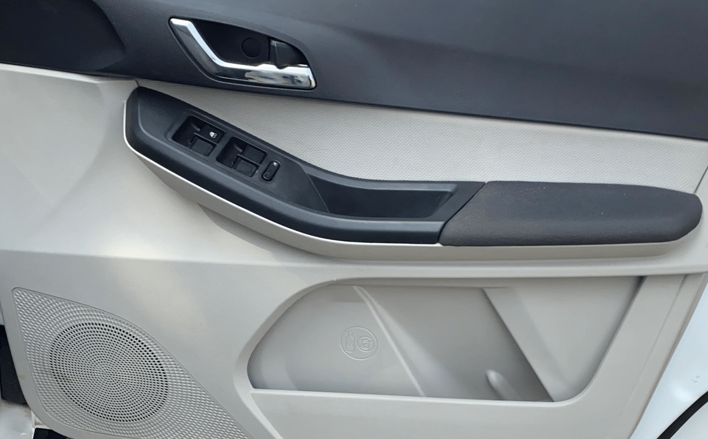 2024 Tata TIGOR XZA Plus iCNG , CNG, Automatic, 14,711 km, Driver Side Door Panels Control
