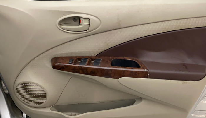 2014 Toyota Etios V, Petrol, Manual, 81,689 km, Driver Side Door Panels Control