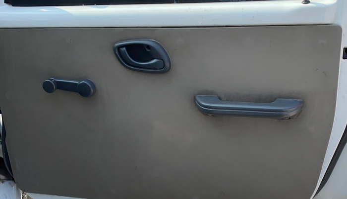 2016 Maruti Eeco 5 STR WITH A/C+HTR, CNG, Manual, 1,27,267 km, Driver Side Door Panels Control