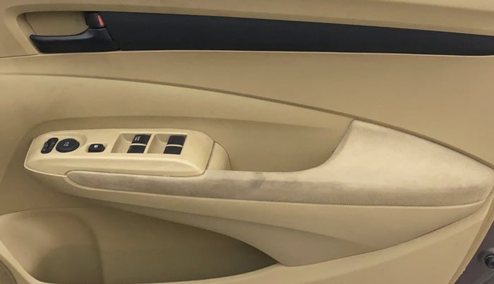 2013 Honda City 1.5L I-VTEC S MT, Petrol, Manual, 1,15,949 km, Driver Side Door Panels Control