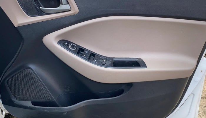 2018 Hyundai Elite i20 SPORTZ 1.2, Petrol, Manual, 75,503 km, Driver Side Door Panels Control