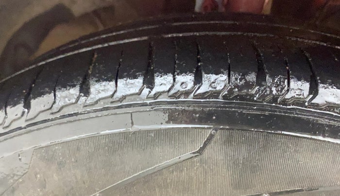 2019 Maruti Swift VXI AMT, Petrol, Automatic, 72,389 km, Left Front Tyre Tread