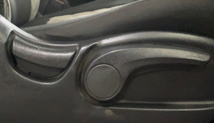 2016 Hyundai Creta SX PLUS 1.6 PETROL, Petrol, Manual, 79,599 km, Driver Side Adjustment Panel