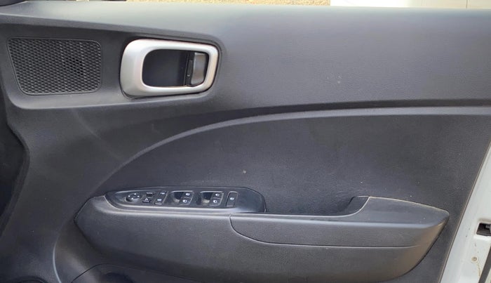 2019 Hyundai VENUE SX PLUS 1.0 TURBO DCT, Petrol, Automatic, 44,898 km, Driver Side Door Panels Control