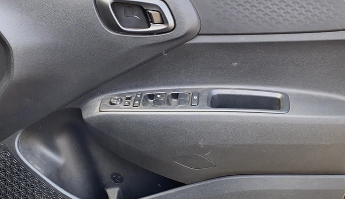 2023 Hyundai EXTER  SX 1.2 AMT, Petrol, Automatic, 14,684 km, Driver Side Door Panels Control