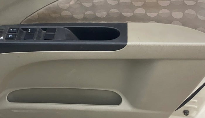 2015 Maruti Celerio ZXI (O), Petrol, Manual, 50,666 km, Driver Side Door Panels Control